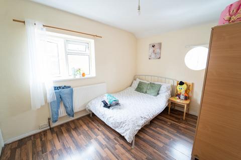 undefined, Bath Road, Hounslow
