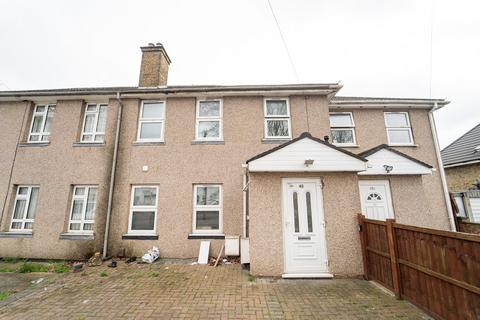 6 bedroom end of terrace house for sale, Central Avenue, Hayes