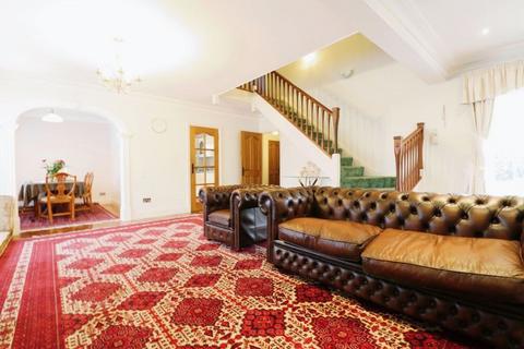 3 Brackenforde, Slough, SL3 7AX