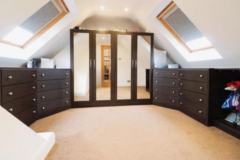 3 Brackenforde, Slough, SL3 7AX