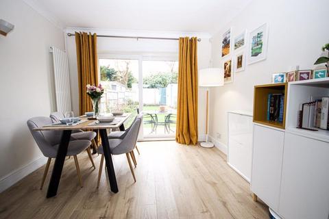 81 Hutton Drive, Hutton, Brentwood, CM13 2RP