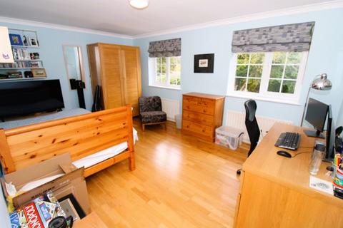 2 The Beeches, Banstead, SM7 2AZ