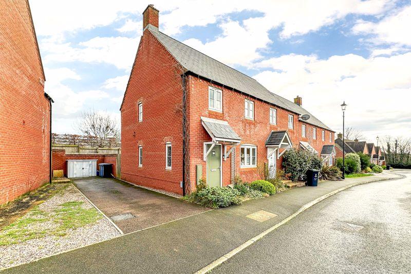 Millers Way, Middleton Cheney 2 bed terraced house for sale £325,000