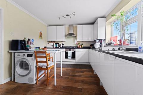 17 Fir Tree Close, Epsom, KT17 3LD