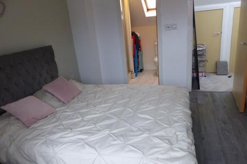 24 Barmouth Walk, Oldham, OL8 4SH