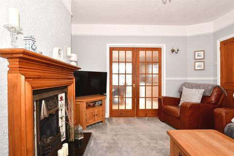 66 Ferndale Road, Gravesend, DA12 5AE
