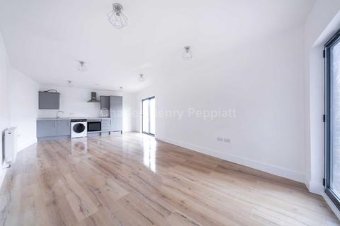1 bedroom apartment to rent, Bush Close, Newbury Park, IG2