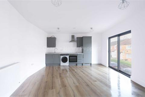 1 bedroom apartment to rent, Bush Close, Newbury Park, IG2