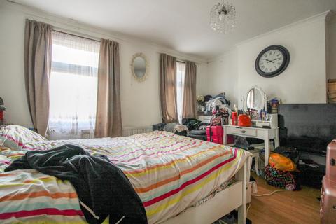 129 Dennett Road, Croydon, CR0 3JH