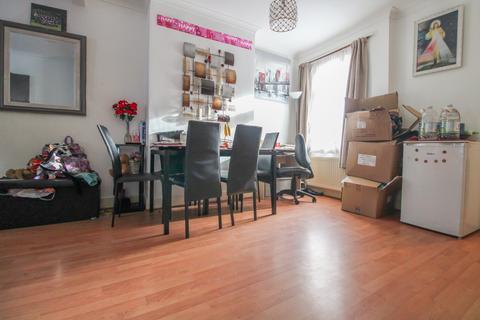 129 Dennett Road, Croydon, CR0 3JH
