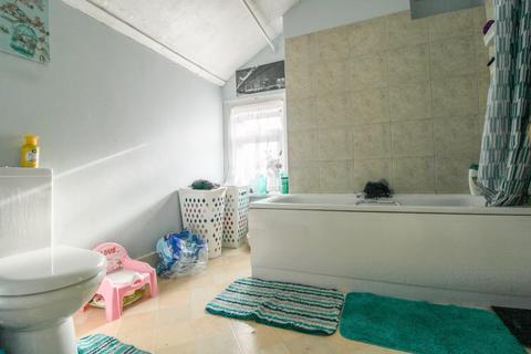 129 Dennett Road, Croydon, CR0 3JH