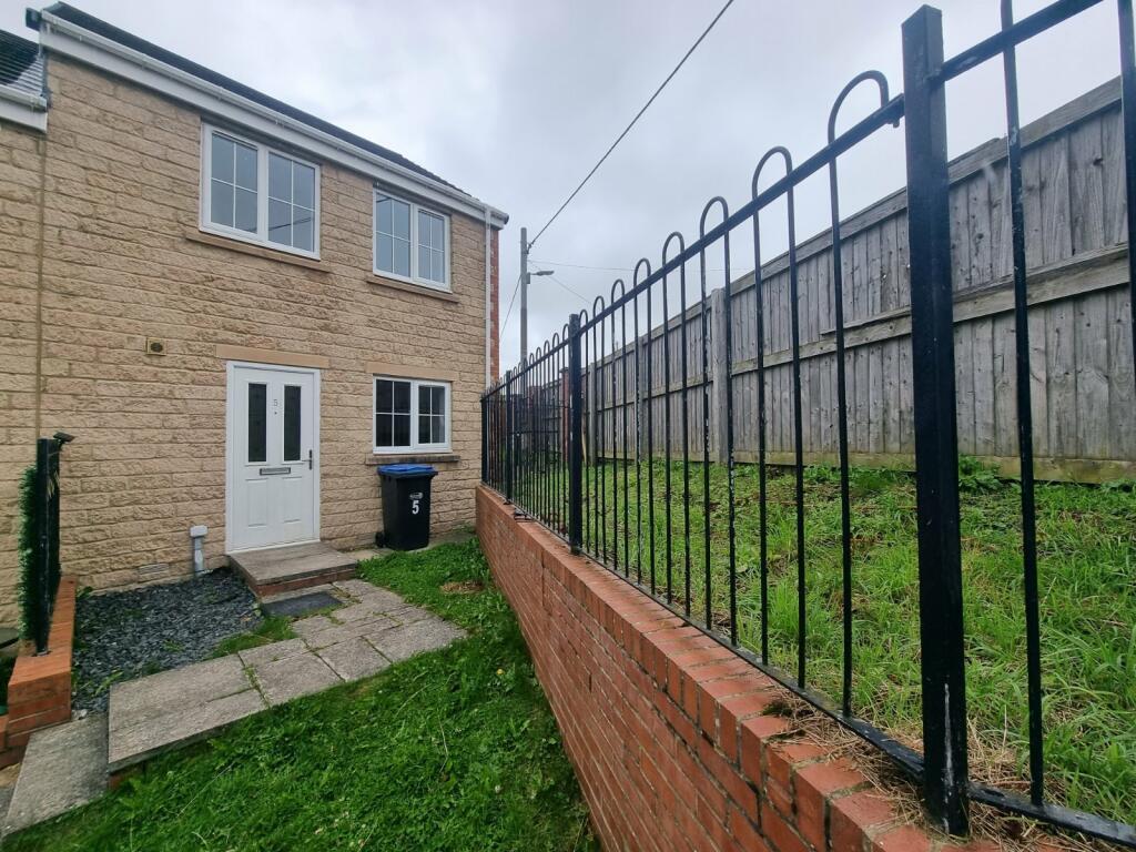 Front garden.jpeg