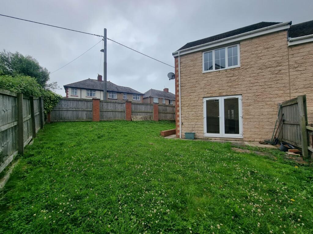 Rear garden 3.jpeg