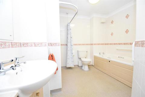 2 bedroom retirement property for sale, Ashingdon Road, Rochford