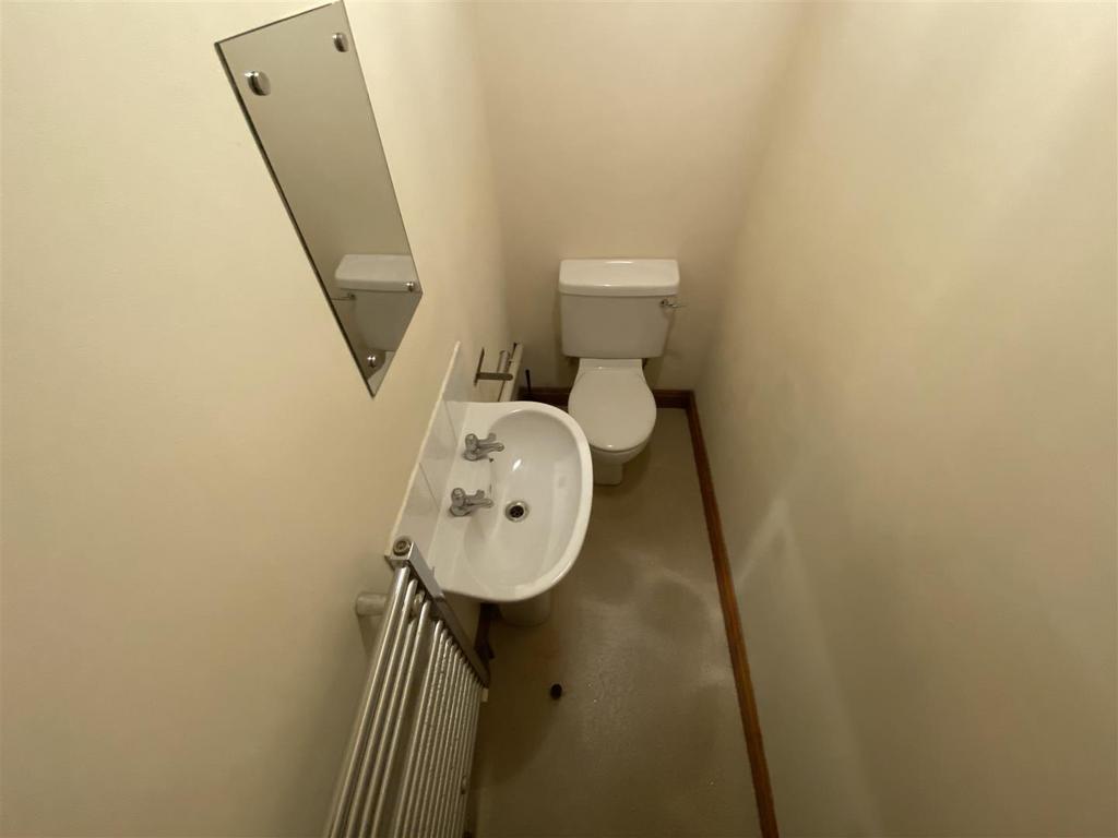 Toilet.jpg