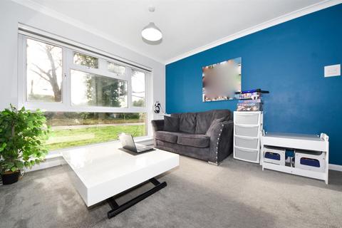 1 bedroom apartment for sale, Kilnsey Grove, Warwick