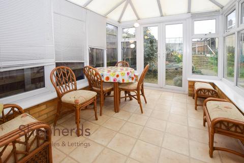 17 Windsor Close, Cheshunt, Waltham Cross, EN7 5LW