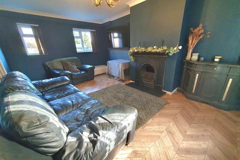 4 bedroom end of terrace house for sale - The Woodlands, Hartshill, Nuneaton