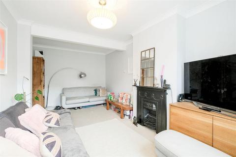 84 Elphinstone Road, London, E17 5EX