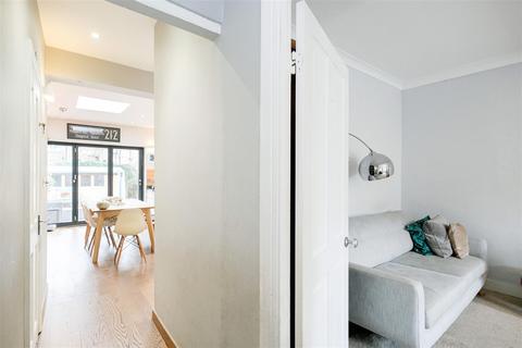 84 Elphinstone Road, London, E17 5EX