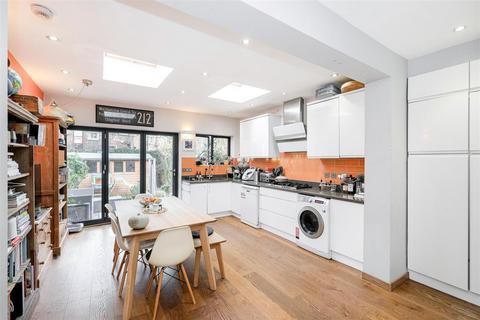 84 Elphinstone Road, London, E17 5EX