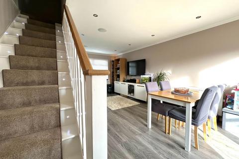4 Cottingham Drive, Moulton, Northampton, NN3 7LD
