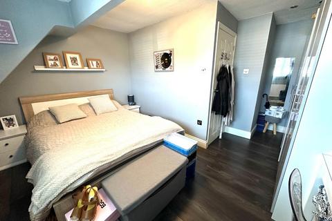 4 Cottingham Drive, Moulton, Northampton, NN3 7LD