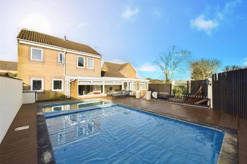 3 bedroom detached house for sale, Ogmore Drive, Porthcawl CF36