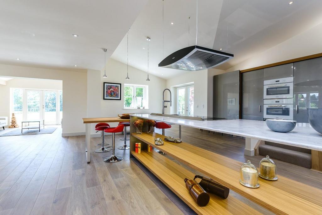 ITALIAN KITCHEN CABINETRY.jpg