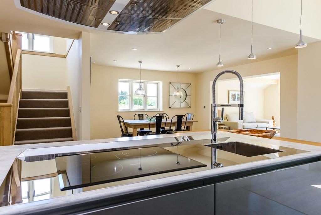 KITCHEN CLOSE UP.jpg