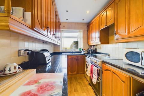172 Brown Edge Road, Buxton, SK17 7AA