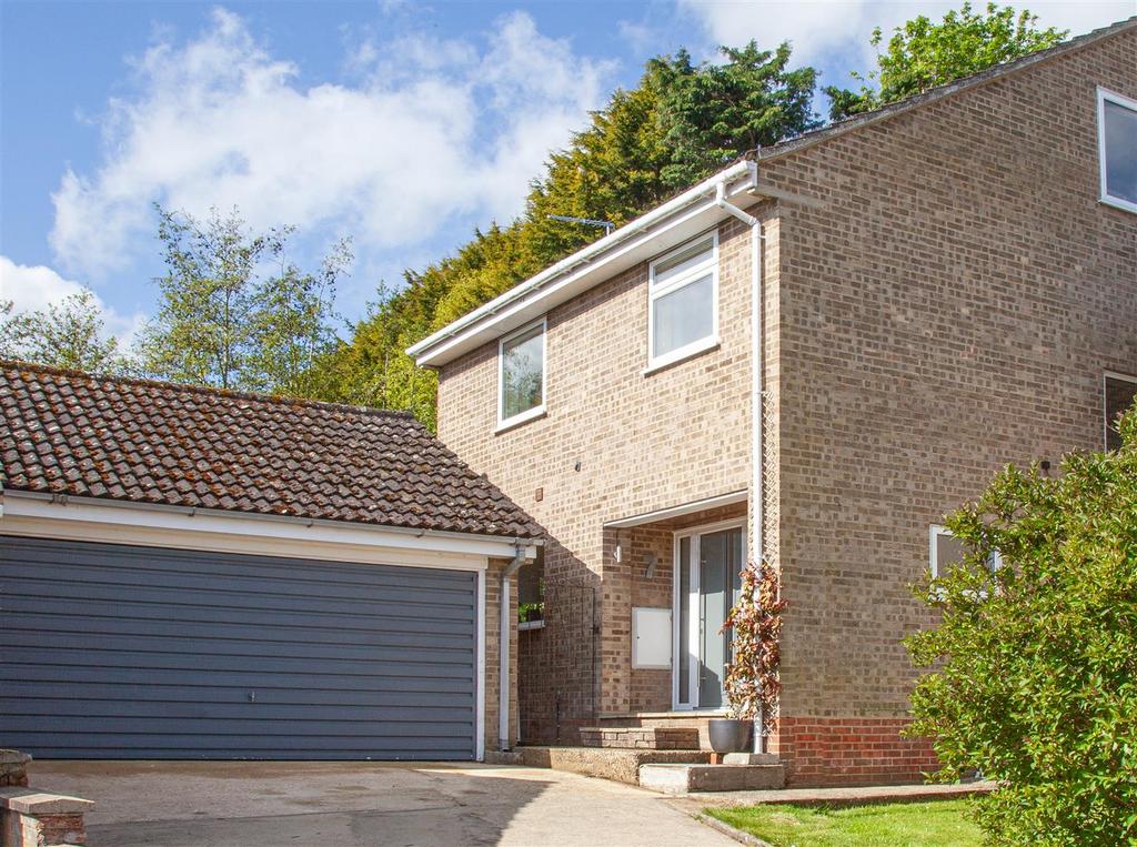 Elizabeth Way, Sudbury 6 bed detached house for sale £500,000