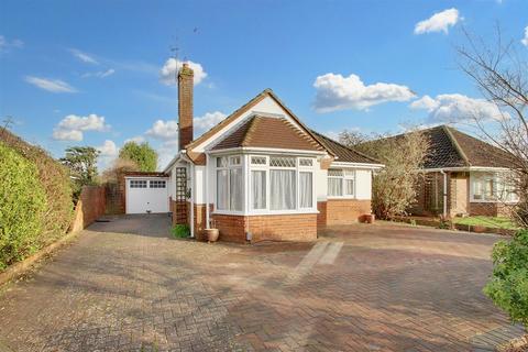 2 bedroom detached bungalow for sale, Midhurst Drive, Ferring, Worthing