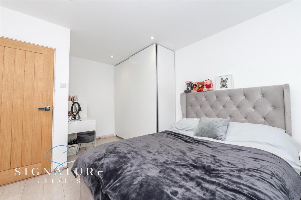 Bedroom One 2 (14).jpg
