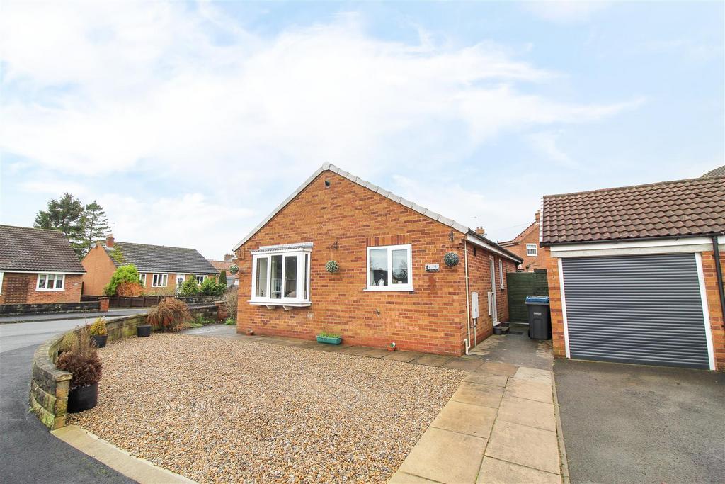 St. Giles Close, Thirsk 2 bed detached bungalow for sale £295,000