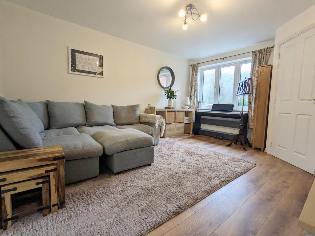 Hawthorn, Pontypridd CF37 3 bed end of terrace house for sale £229,950