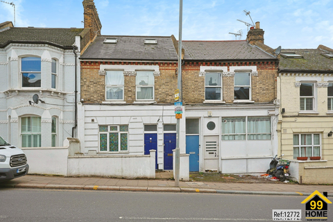 2 bedroom flat to rent, Plough Road, London, Wandsworth, SW11