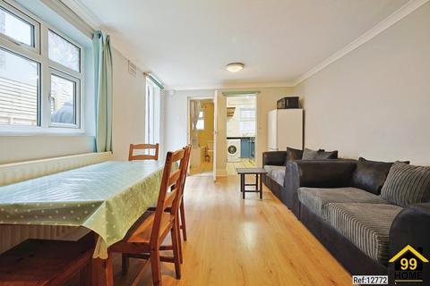 2 bedroom flat to rent, Plough Road, London, Wandsworth, SW11