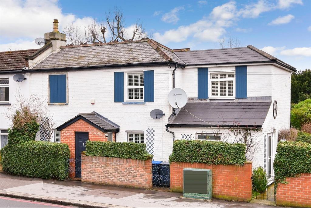 Wickham Road, Shirley, Croydon, Surrey 4 bed semidetached house for
