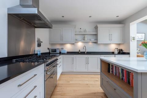 53 Ailsa Avenue, Twickenham, TW1 1NF