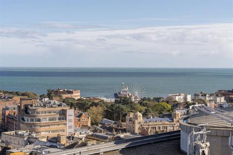 3 bedroom penthouse for sale, Richmond Hill Drive, Bournemouth BH2