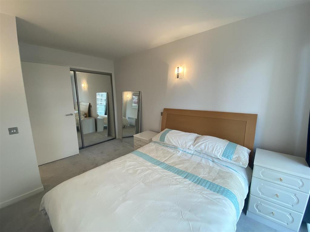 Bedroom .jpg