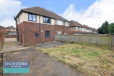 3 bedroom semi-detached house to rent, Templars Way, Bradford