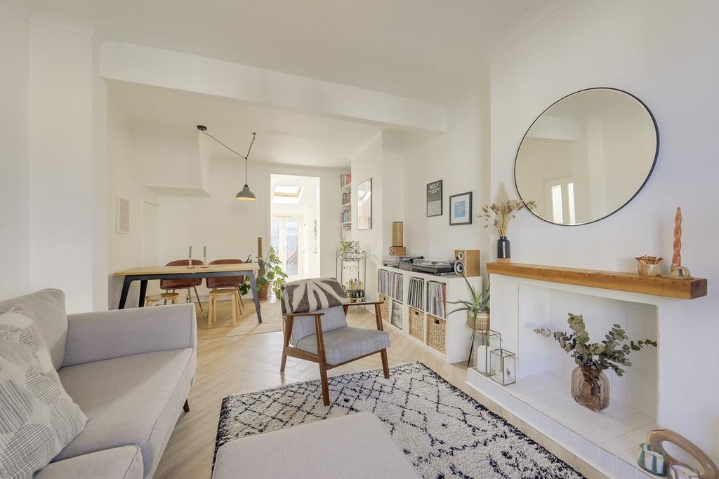 Sandhurst Road, Catford, London, SE6 3 bed terraced house for sale £