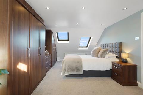 5 bedroom semi-detached house for sale - Taverners Road, Rainham,