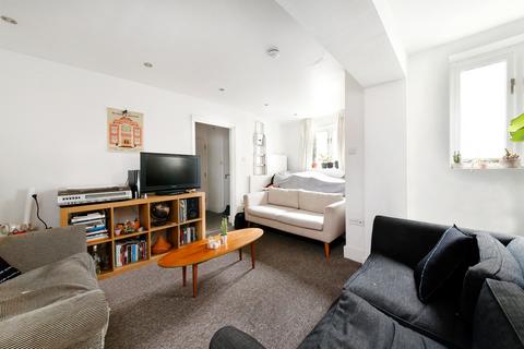 3 bedroom semi-detached house to rent, Tanners Mews, Deptford, London,  SE8