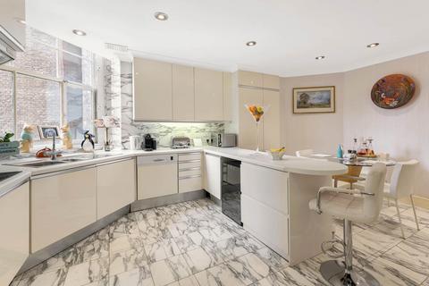 4 Oakwood Court, London, W14 8JU