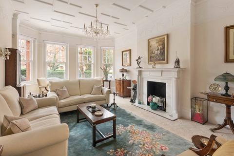 4 Oakwood Court, London, W14 8JU