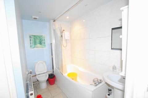 2 bedroom flat for sale, Chadwell Heath RM6