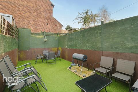 6 Brunswick Crescent, London, N11 1EB